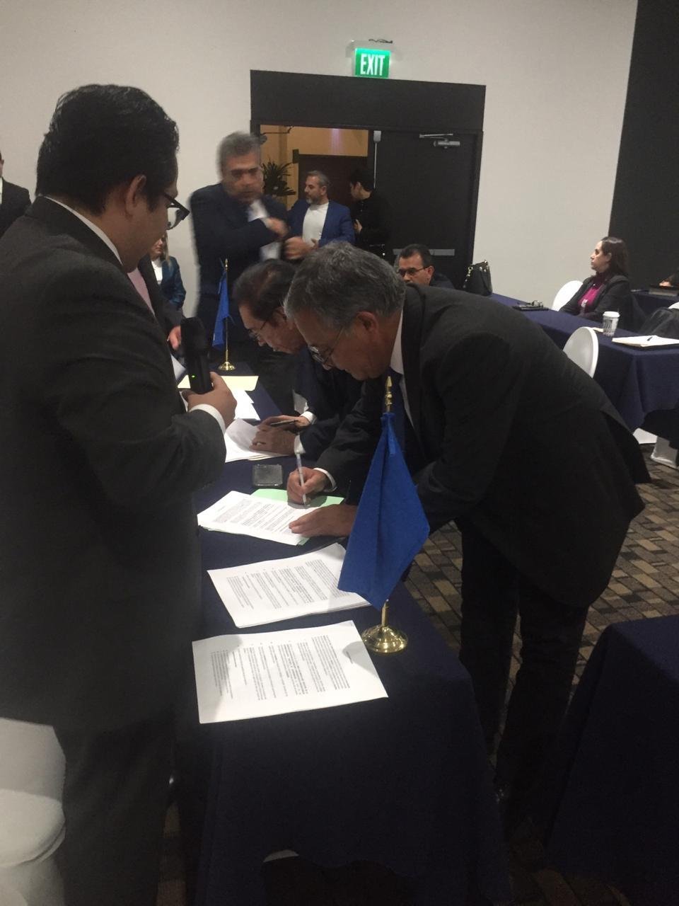 Firma de convenio de colaboración institucional